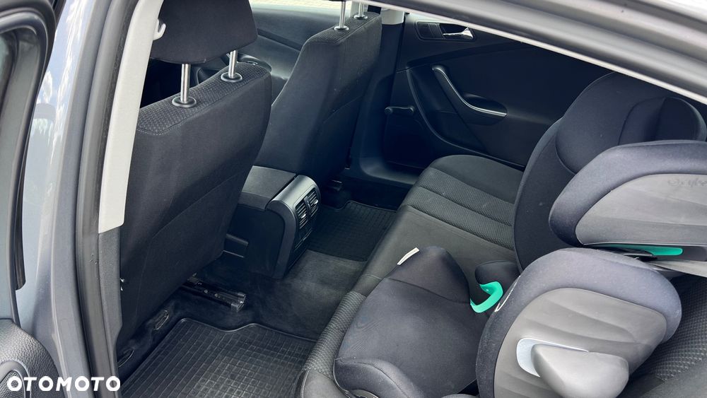 Volkswagen Passat - 14