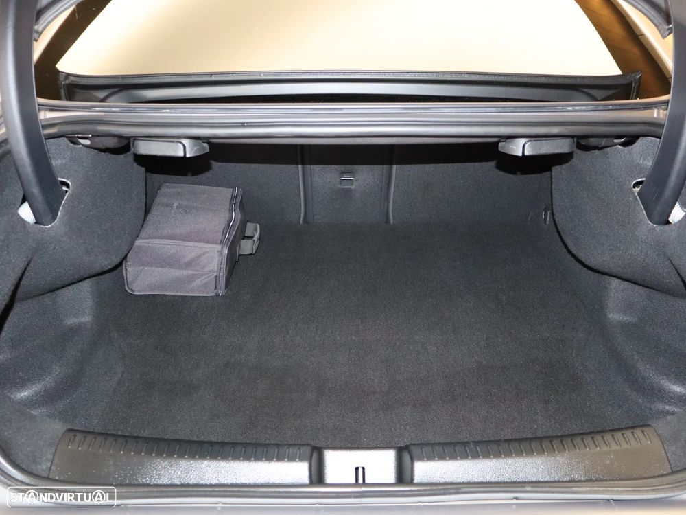 Mercedes-Benz CLA 250 e 8G-DCT AMG Line - 14