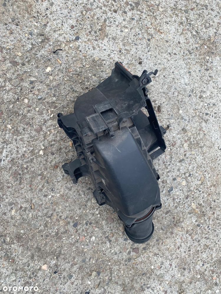 MERCEDES 246 176 cla 117 obudowa filtra A 2700900601 - 1