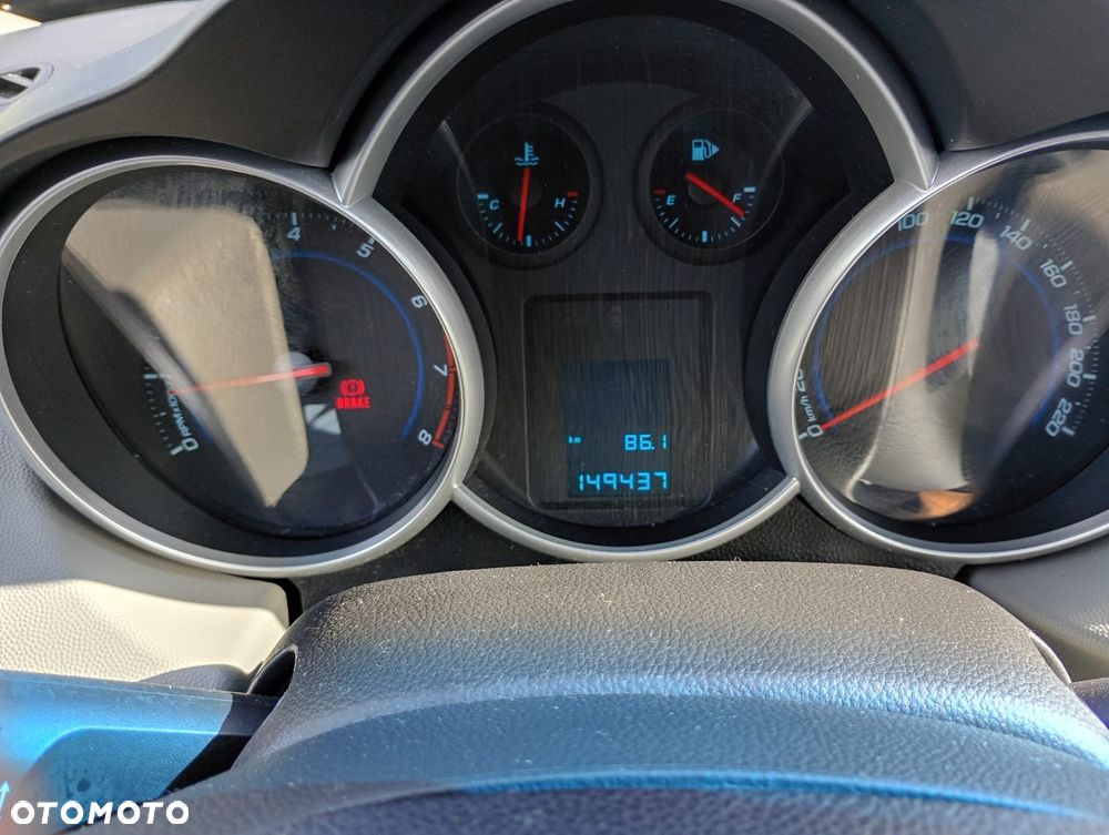 Chevrolet Cruze 1.6 LS - 37