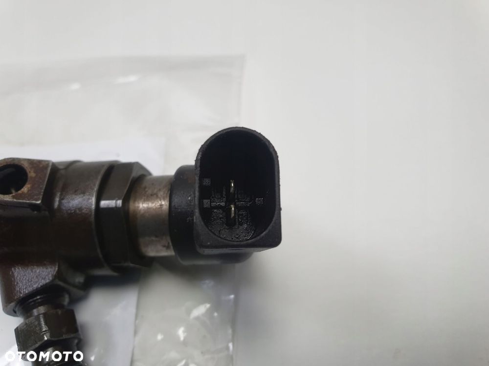 Seat Ibiza IV 1.6 TDI WTRYSKIWACZ 03L130277B - 6