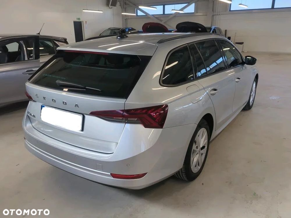 Skoda Octavia 2.0 TDI Ambition DSG - 3