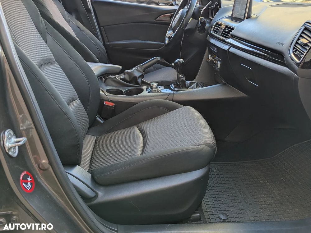 Mazda 3 G120 Attraction - 16