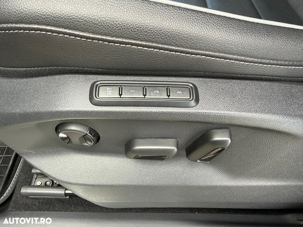 Volkswagen Tiguan 2.0 TDI SCR 4MOTION DSG R-Line - 28