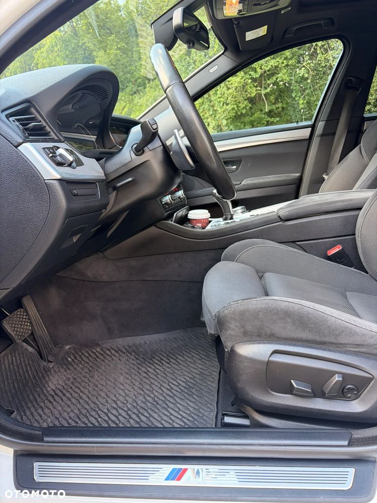 BMW Seria 5 530d xDrive - 15