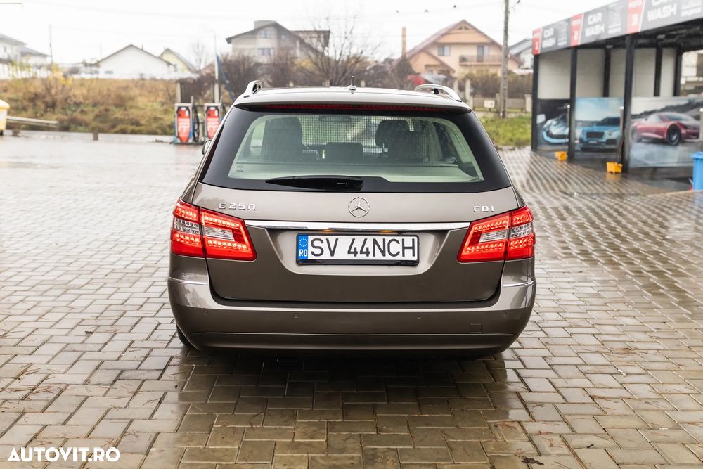 Mercedes-Benz E 250 T CDI DPF BlueEFFICIENCY Automatik Elegance - 4