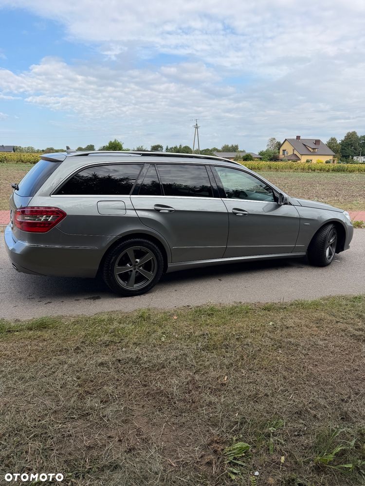 Mercedes-Benz Klasa E 350 CDI DPF 4Matic BlueEFFICIENCY 7G-TRONIC Elegance - 11