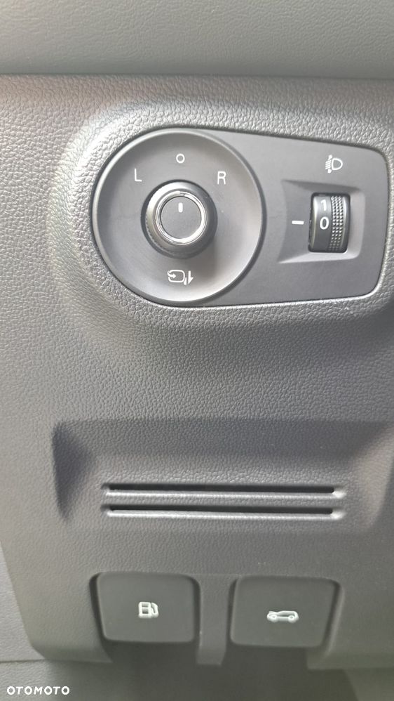 MG ZS - 28