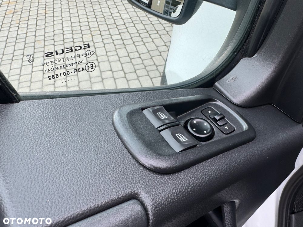 Nissan NV400 - 20
