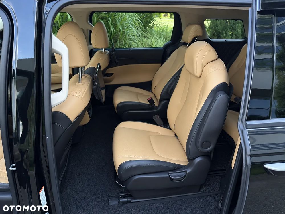 Kia Carnival - 20
