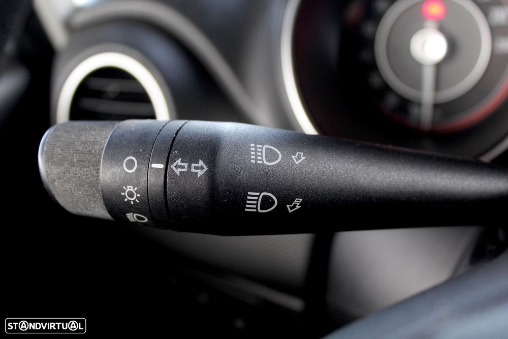 Fiat Punto 1.3 M-Jet Lounge S&S - 17