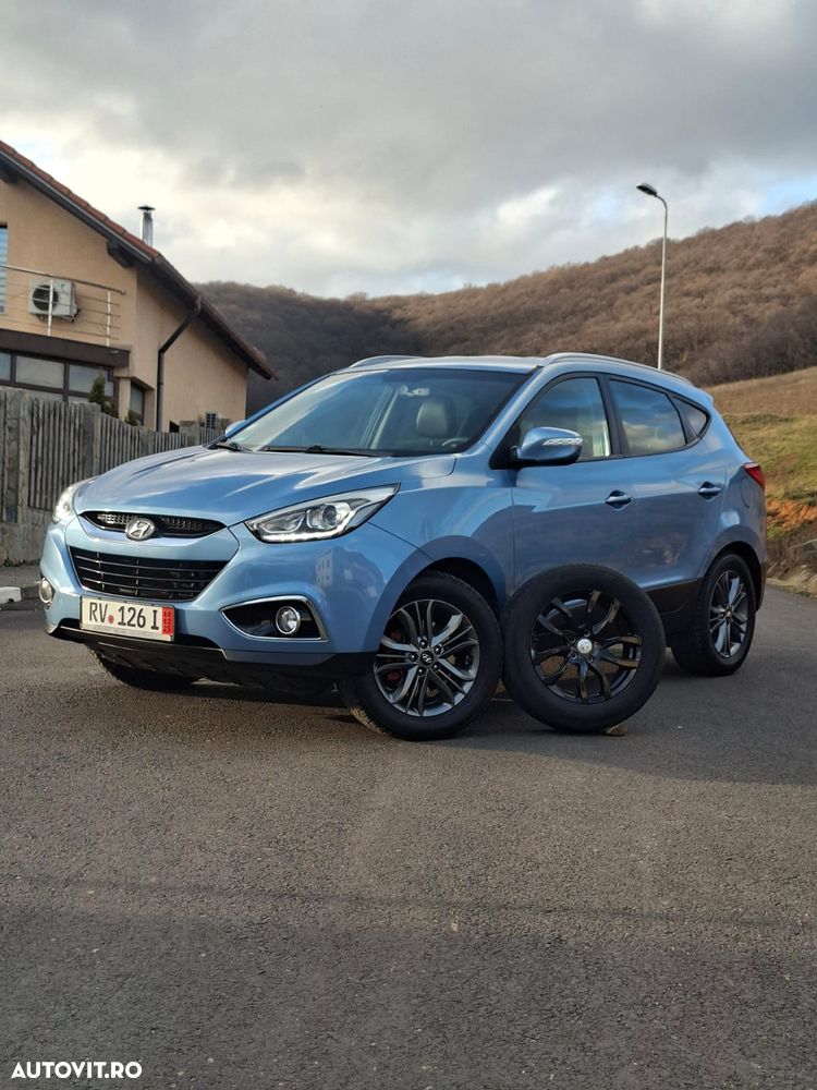 Hyundai ix35 2.0 CRDI 4WD Fifa World Cup Gold Edition - 8