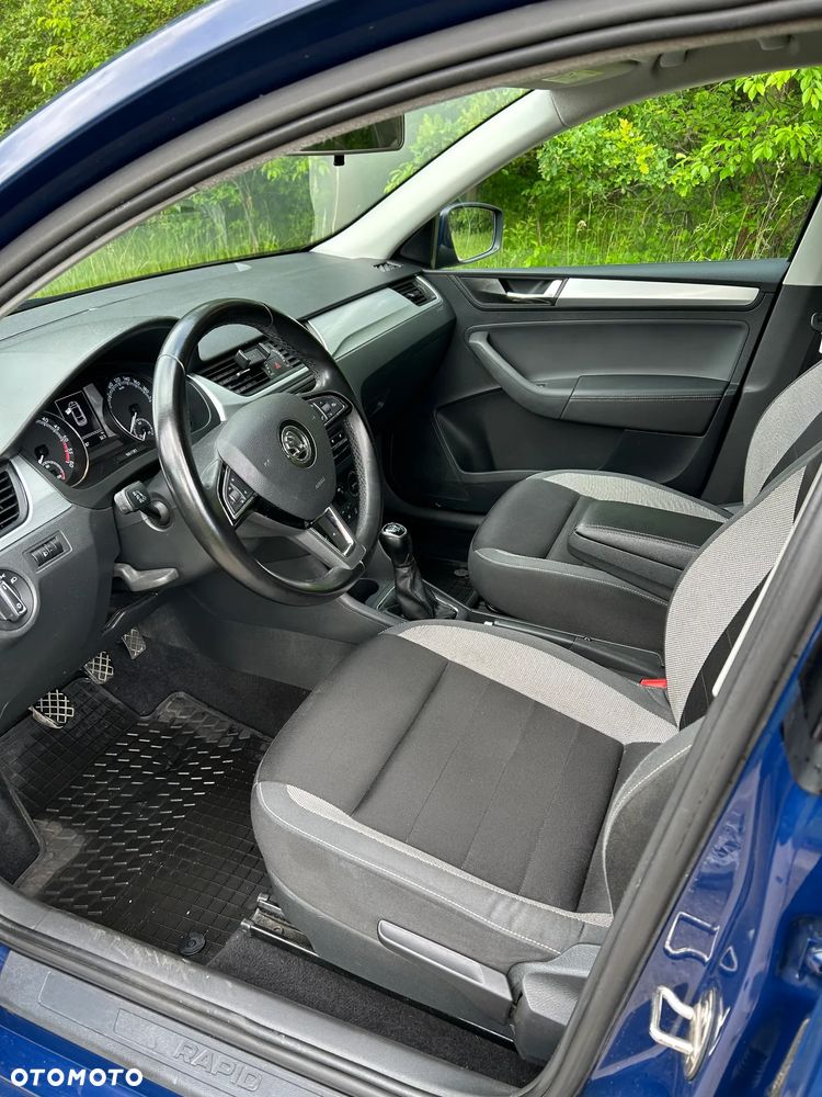 Skoda RAPID 1.6 TDI DPF Ambition - 9