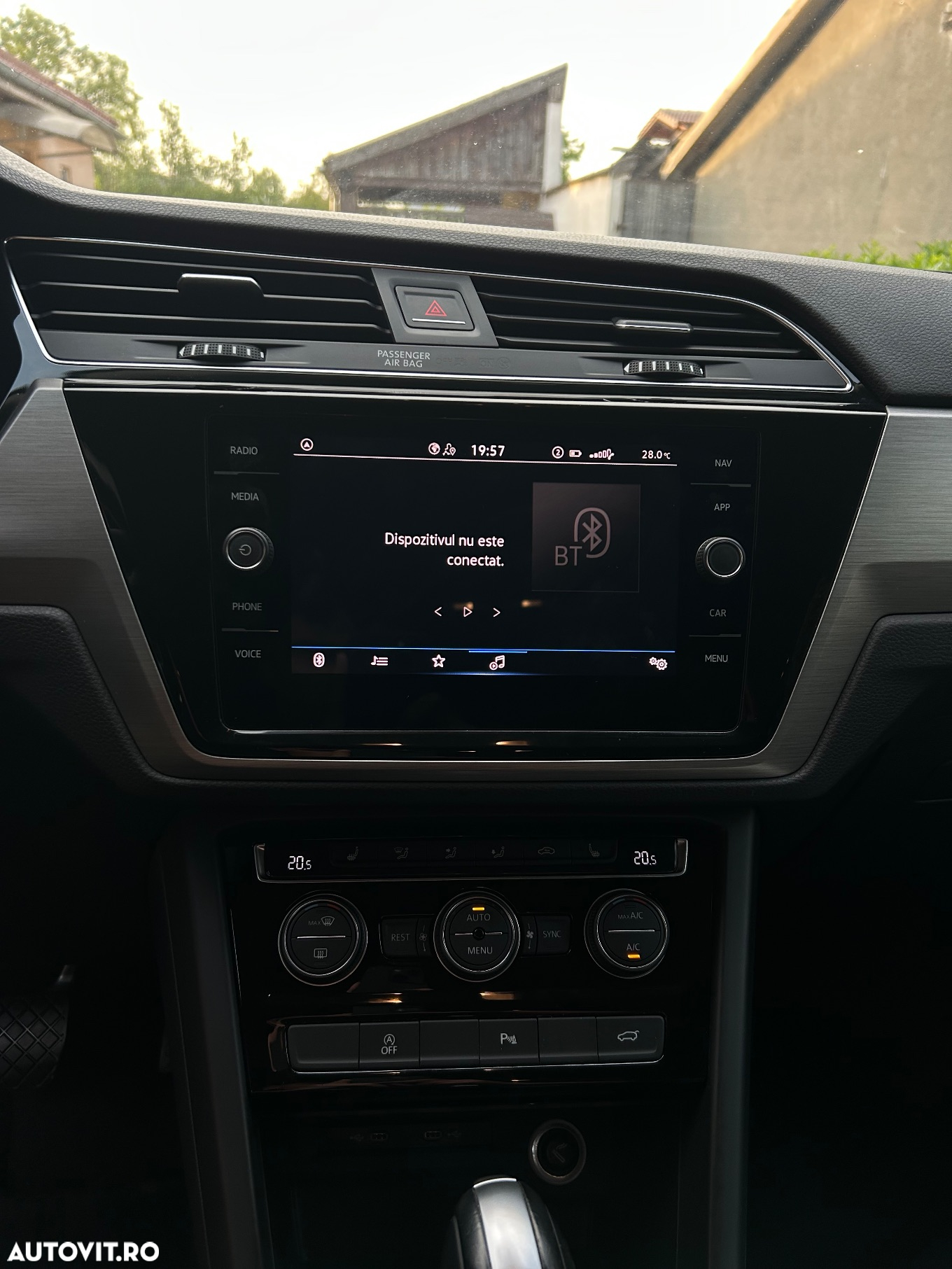Volkswagen Touran 1.5 TSI DSG Comfortline - 23