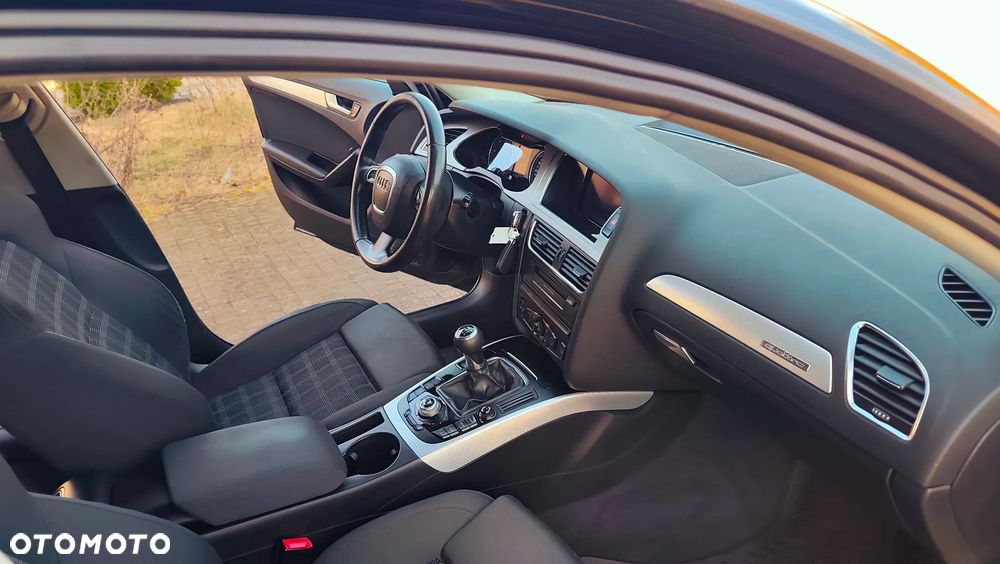 Audi A4 Avant 3.0 TDI DPF quattro Attraction - 36