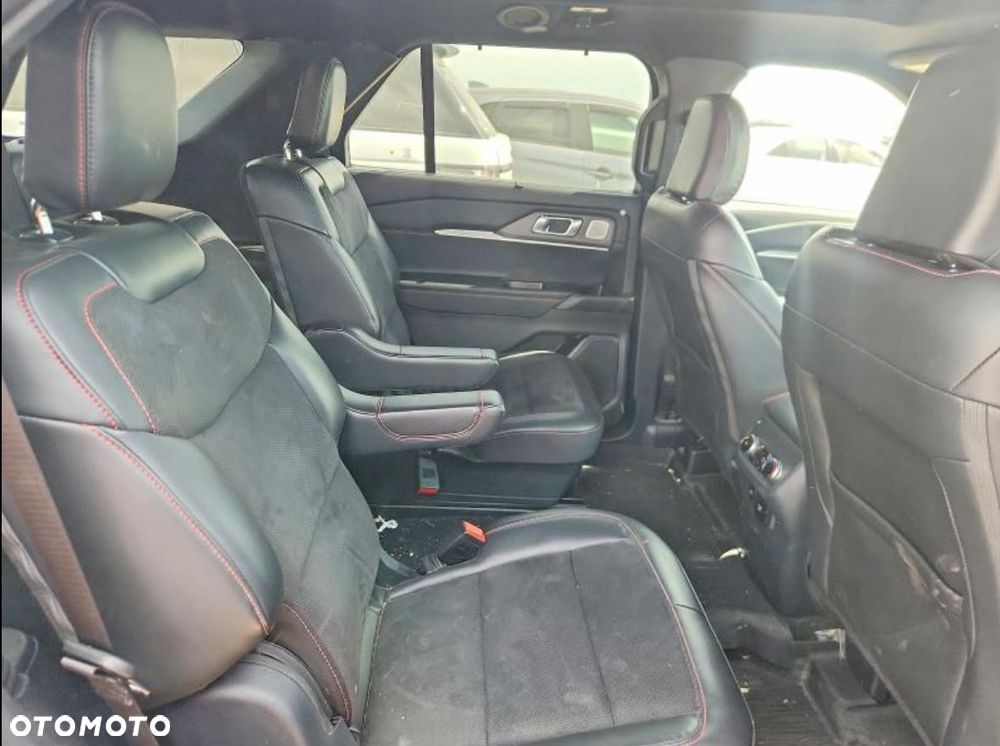Ford Explorer - 10
