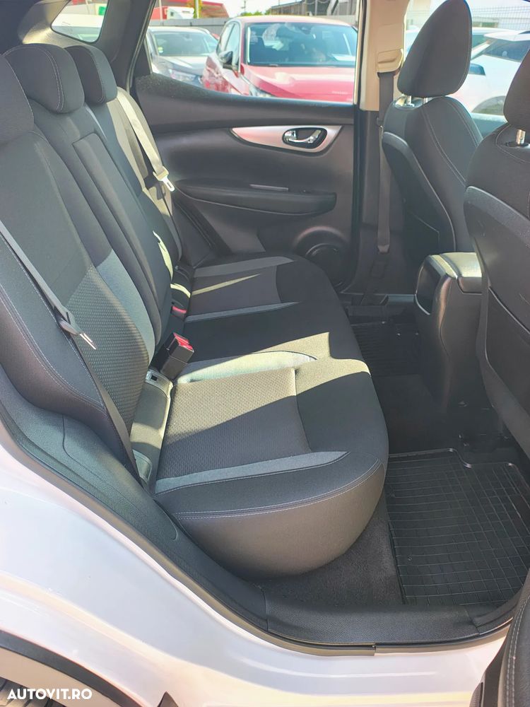 Nissan Qashqai 1.3 DIG-T N-CONNECTA - 18