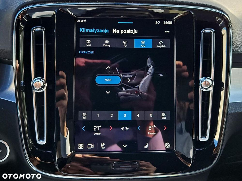 Volvo XC 40 B3 Plus Dark - 16