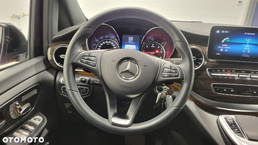 Mercedes-Benz Klasa V - 11