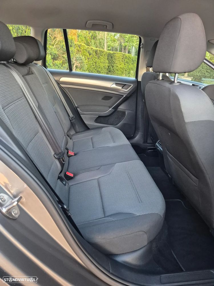 VW Golf Variant - 14