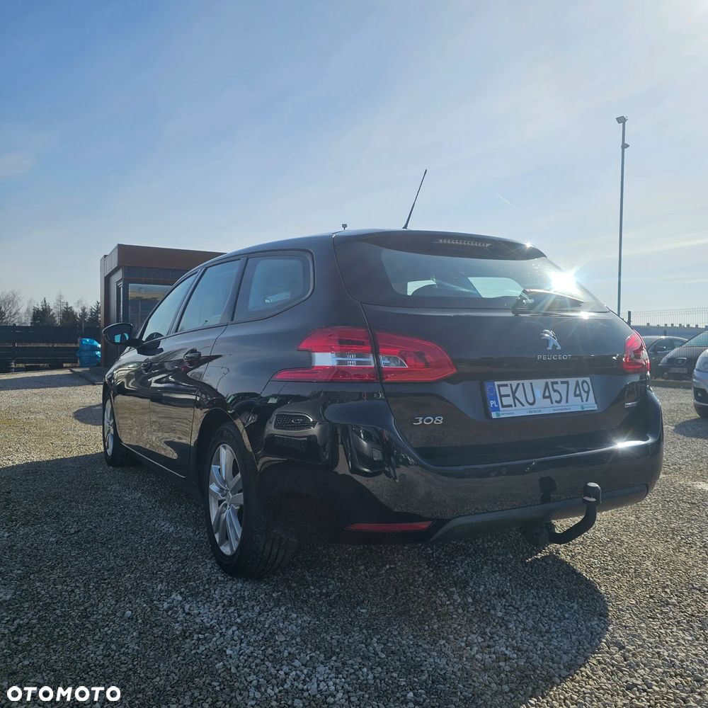 Peugeot 308 - 8