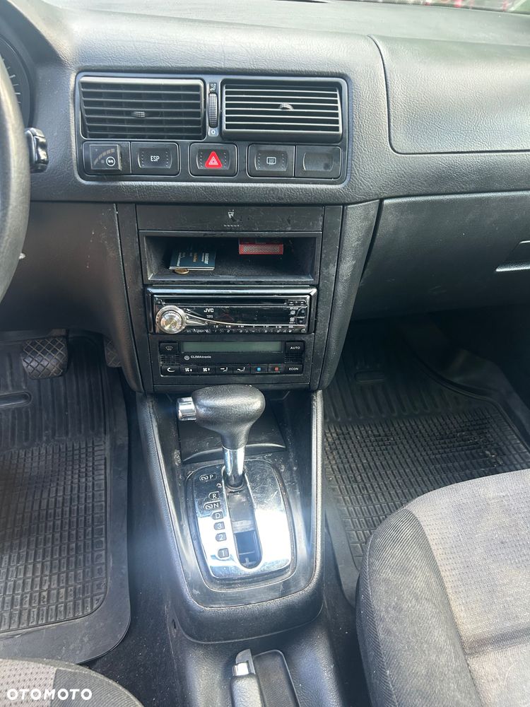 Volkswagen Golf - 3