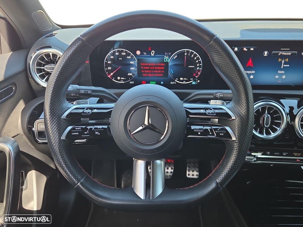 Mercedes-Benz A 250 e 8G-DCT AMG Line - 16