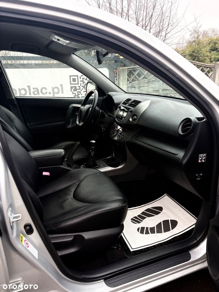 Toyota RAV4 2.2 D-4D Prestige - 8