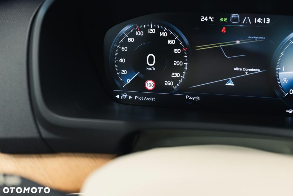 Volvo XC 90 B5 D AWD Momentum Pro - 29