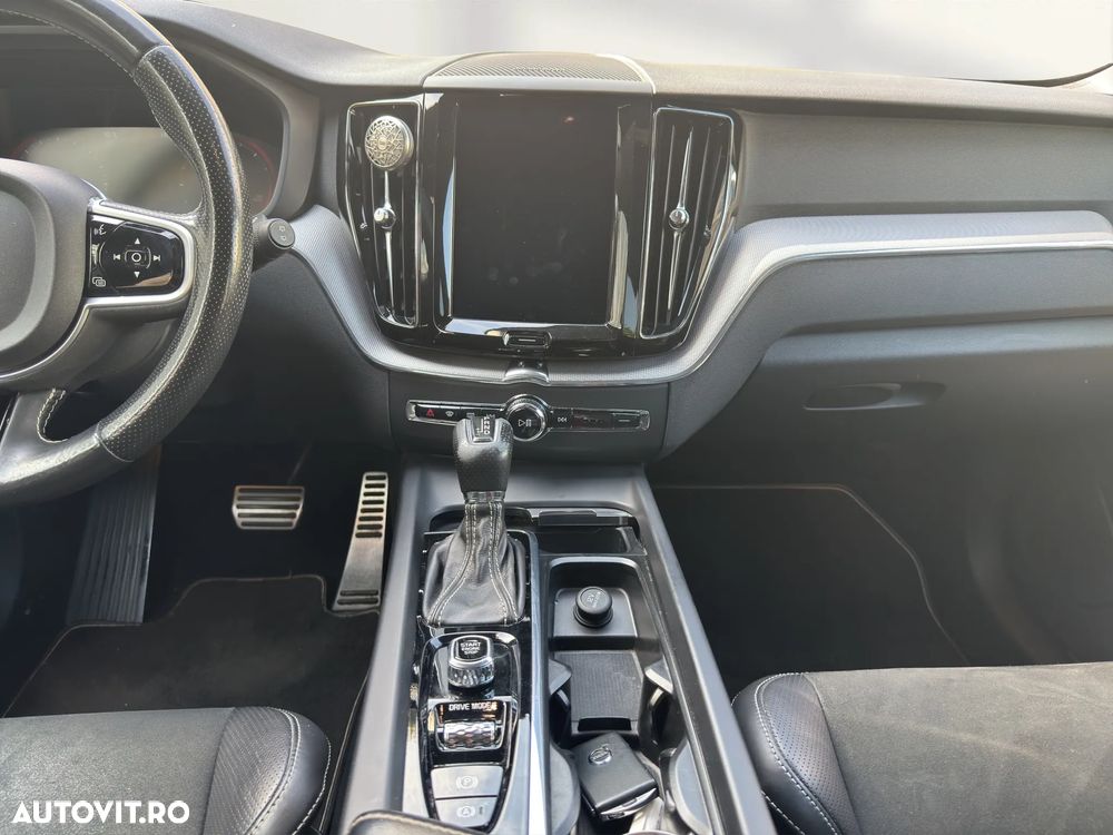 Volvo XC 60 D5 AWD Geartronic RDesign - 14