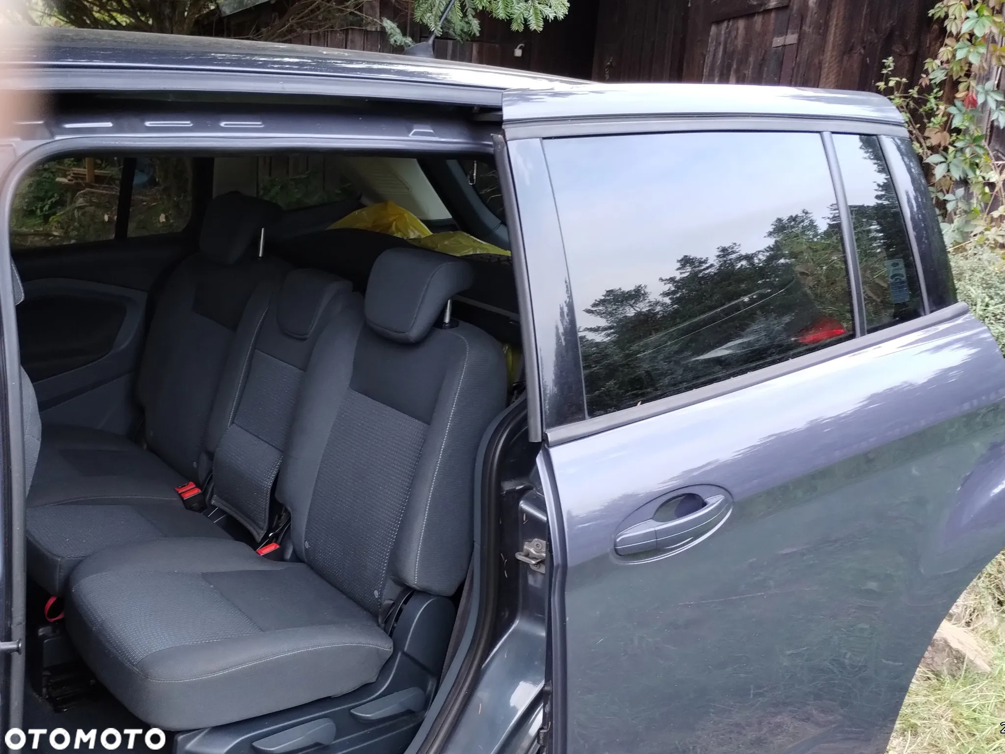 Ford Grand C-MAX - 11