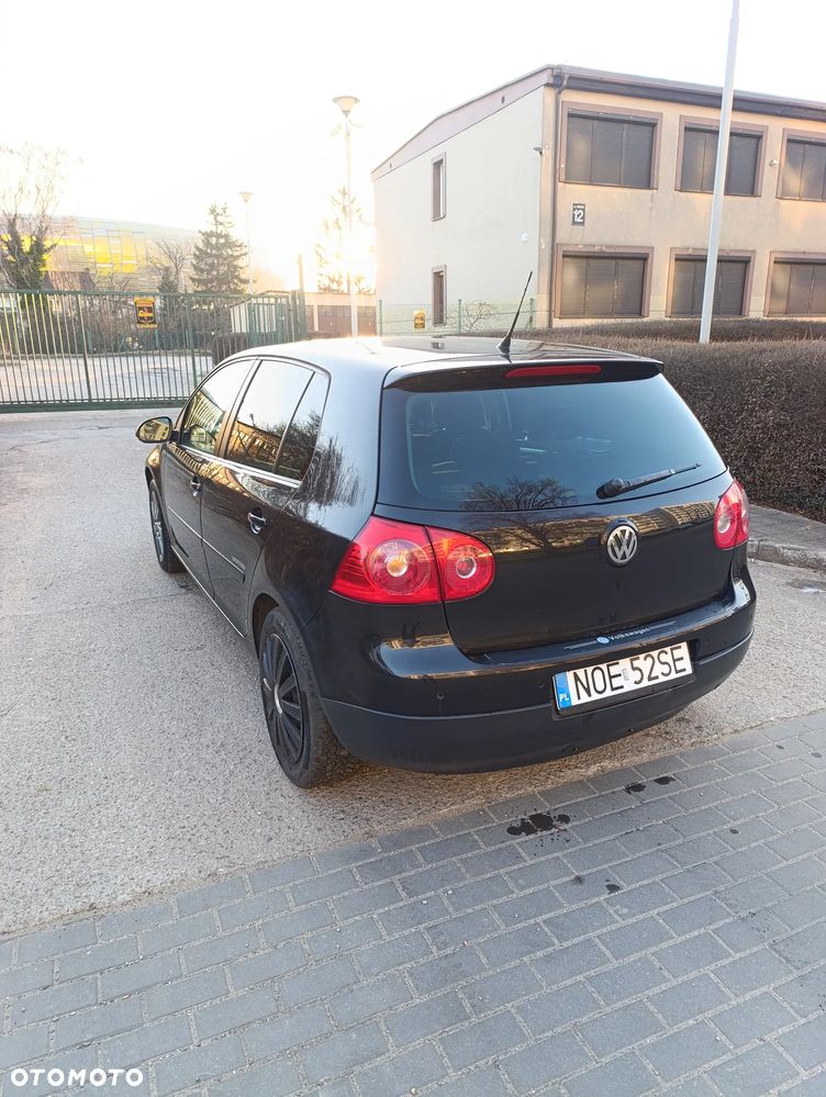 Volkswagen Golf 2.0 TDI DPF United - 4