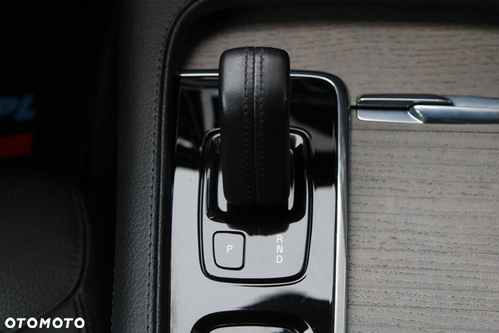 Volvo V90 Cross Country - 17