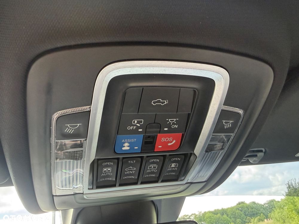 RAM 1500 5.7 Crew Cab Longbed Laramie Black - 11
