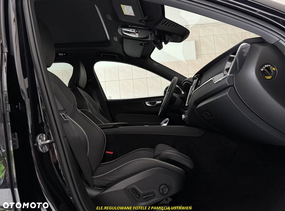 Volvo XC 60 B4 D AWD Plus Dark - 11