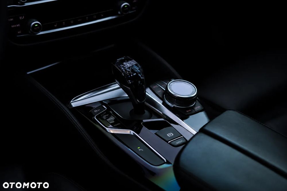 BMW Seria 5 530i M Sport Edition - 17