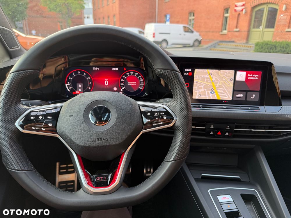 Volkswagen Golf - 6