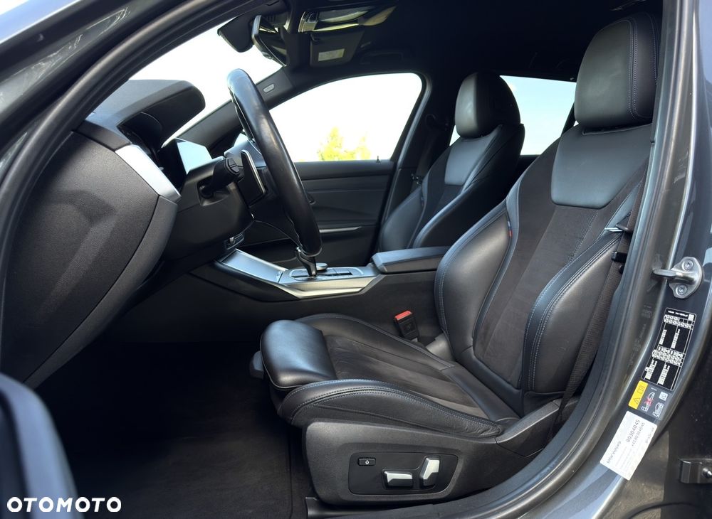 BMW Seria 3 330e M Sport - 31