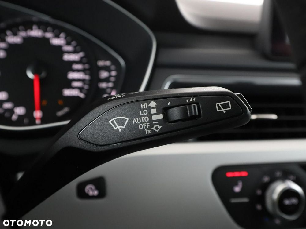Audi A4 Avant 35 TDI S tronic - 32