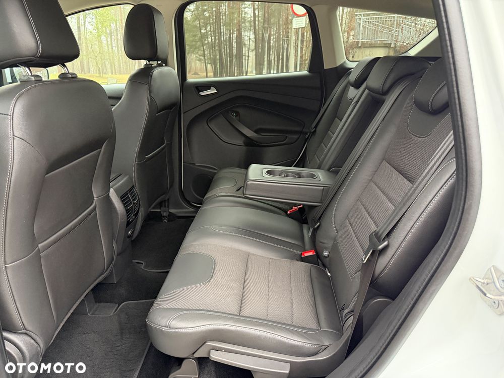 Ford Kuga 2.0 TDCi 2x4 Titanium - 33