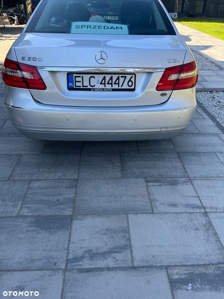 Mercedes-Benz Klasa E 200 CDI DPF BlueEFFICIENCY Automatik Avantgarde - 3