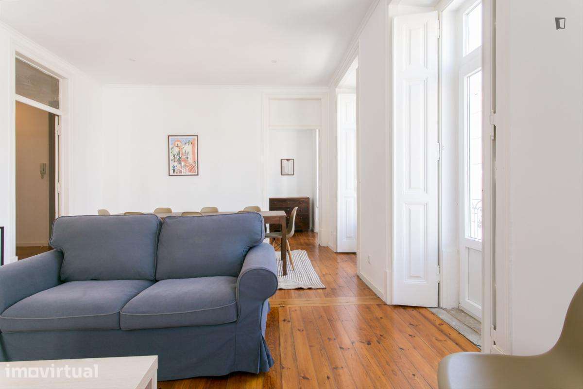 Quarto - localizado em Anjos Lisbon - Grande imagem: 5/23