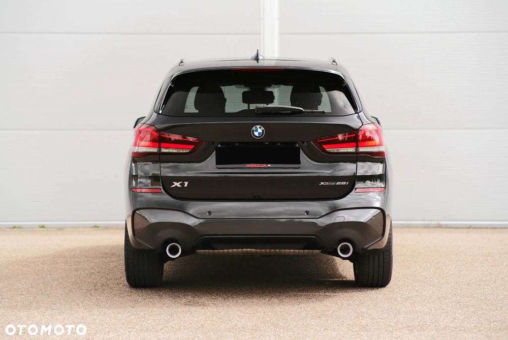 BMW X1 xDrive25i M Sport - 12