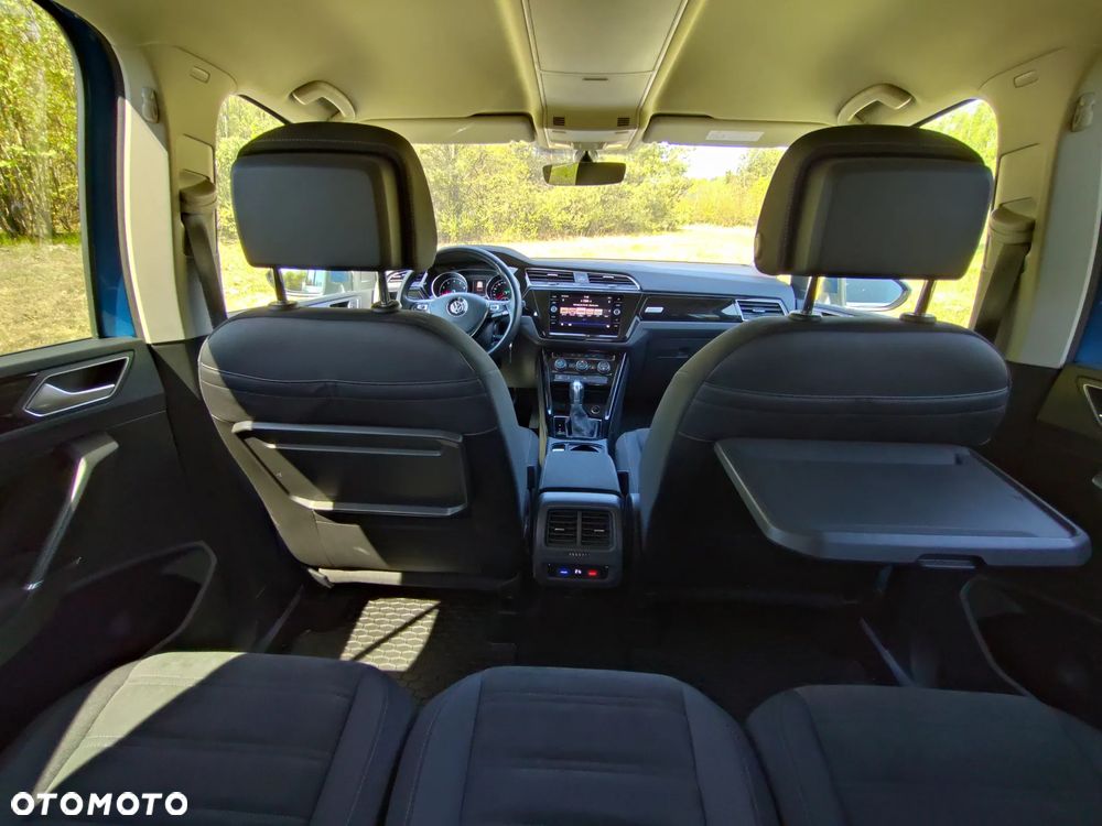 Volkswagen Touran - 10