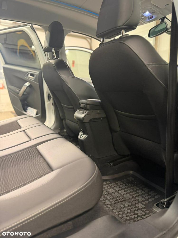 Peugeot 2008 1.2 Pure Tech Allure S&S EAT6 - 15