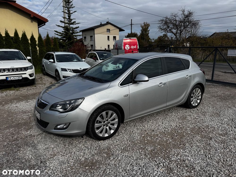 Opel Astra 1.4 Turbo Cosmo - 14