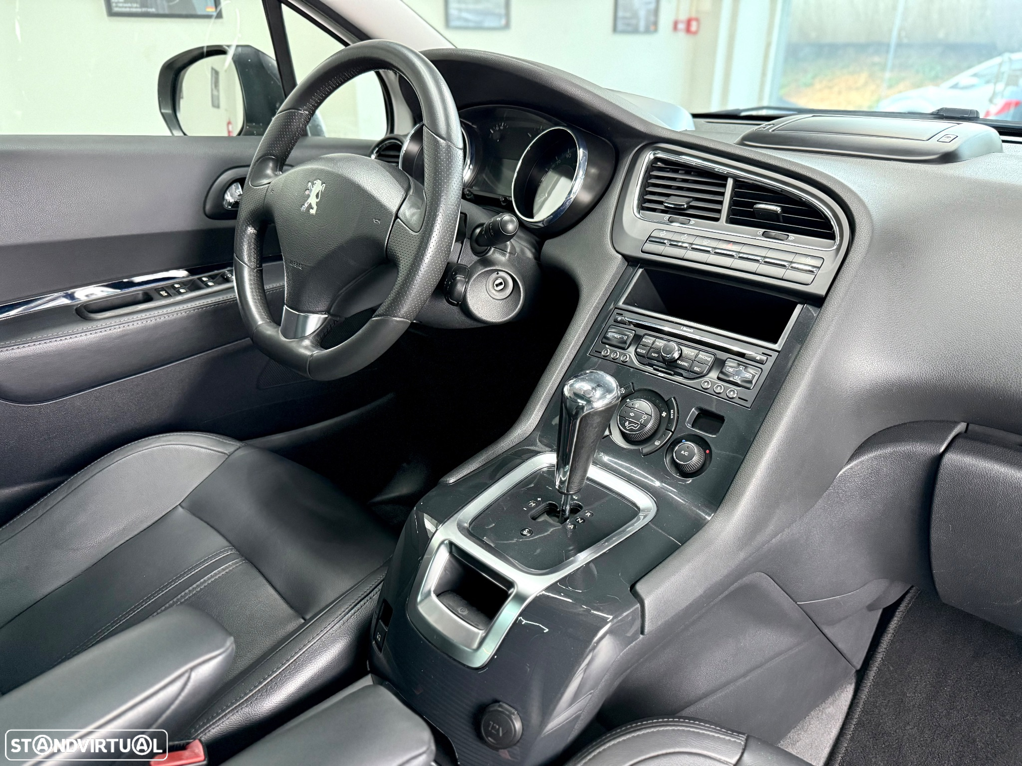 Peugeot 5008 1.6 E-HDi 7L Allure 2-Tronic - 23