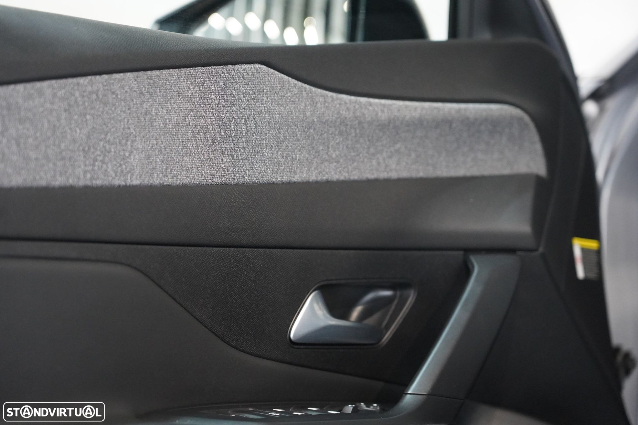 Peugeot 408 1.2 PureTech Allure EAT8 - 30