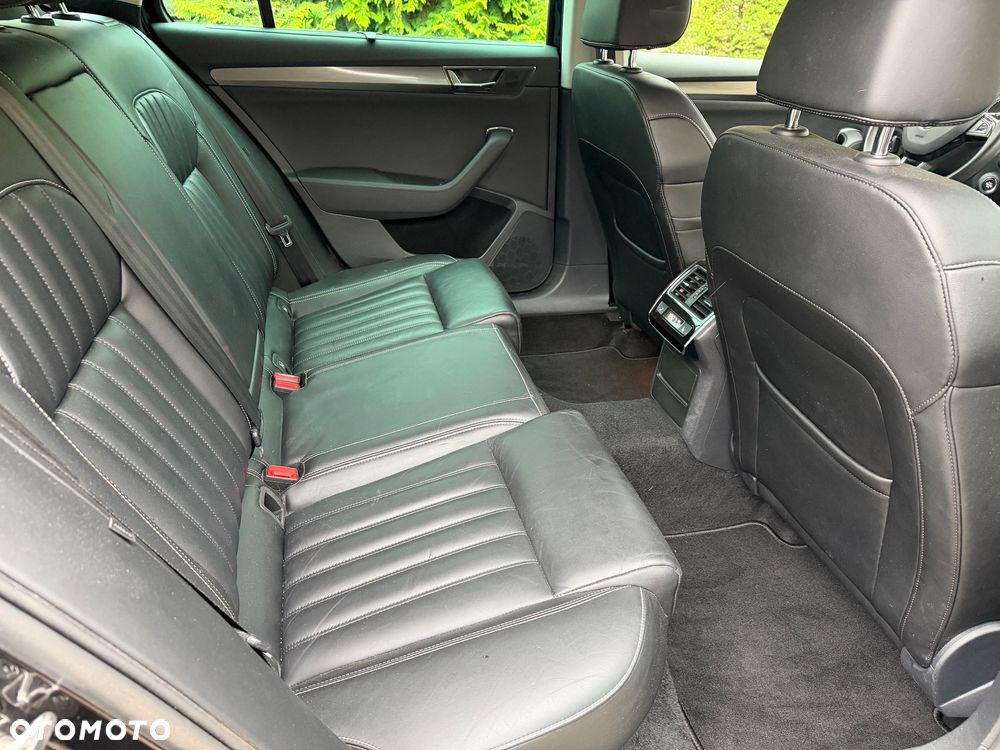 Skoda Superb 1.6 TDI DSG Ambition - 33