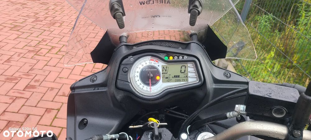 Suzuki V-STROM - 10